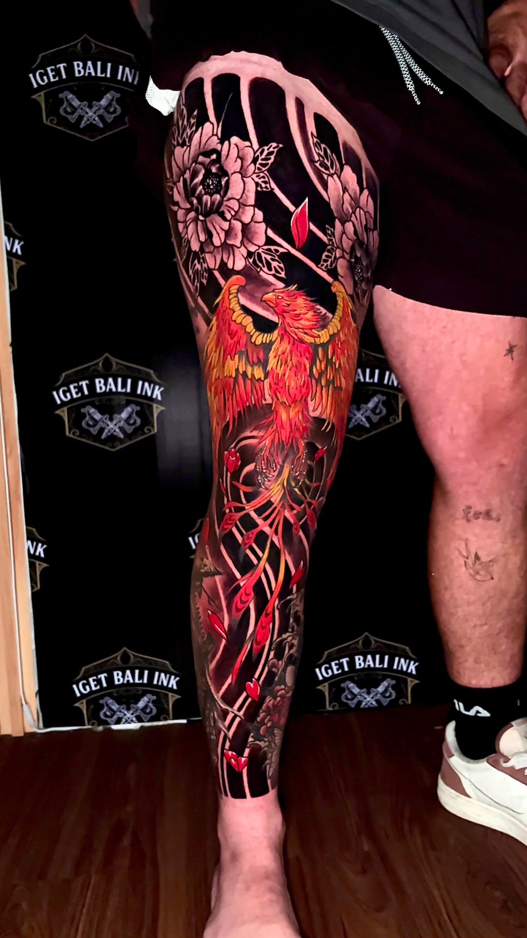 Colour phoenix and peony leg sleeve